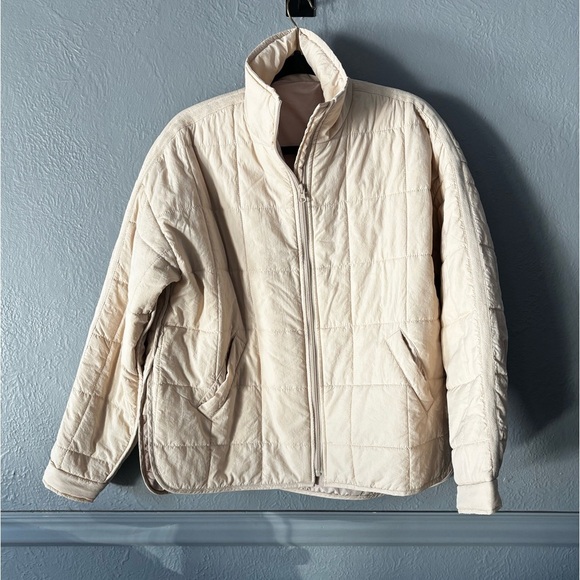 Amazon | puffer | cream | trendy | lightweight | packable | jacket | L - Picture 1 of 10